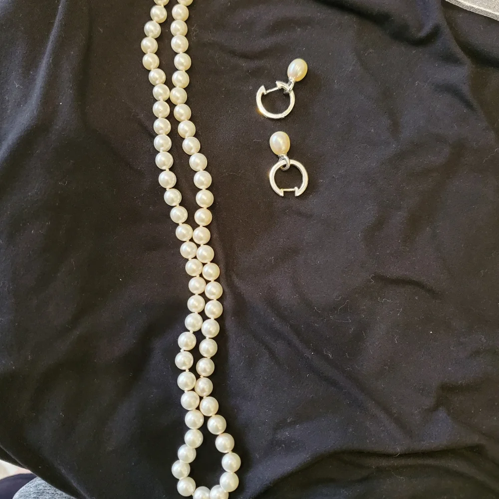 14k White Gold Earrings w Diamonds + Pearls Necklace added as a 🎁 bonus! - Picture 4 of 11